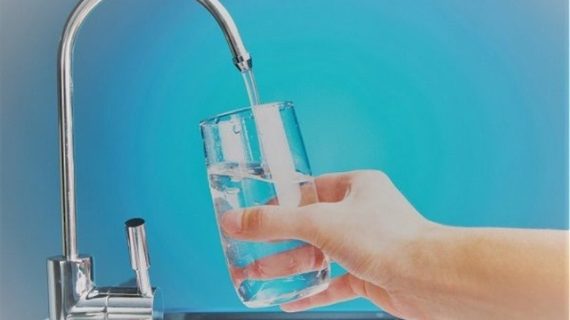 Vì sao máy lọc nước chảy yếu? Nguyên nhân và cách khắc phục hiệu quả