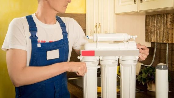 Đường ống máy lọc nước bị tắc hay rò rỉ? Cách phân biệt và xử lý hiệu quả